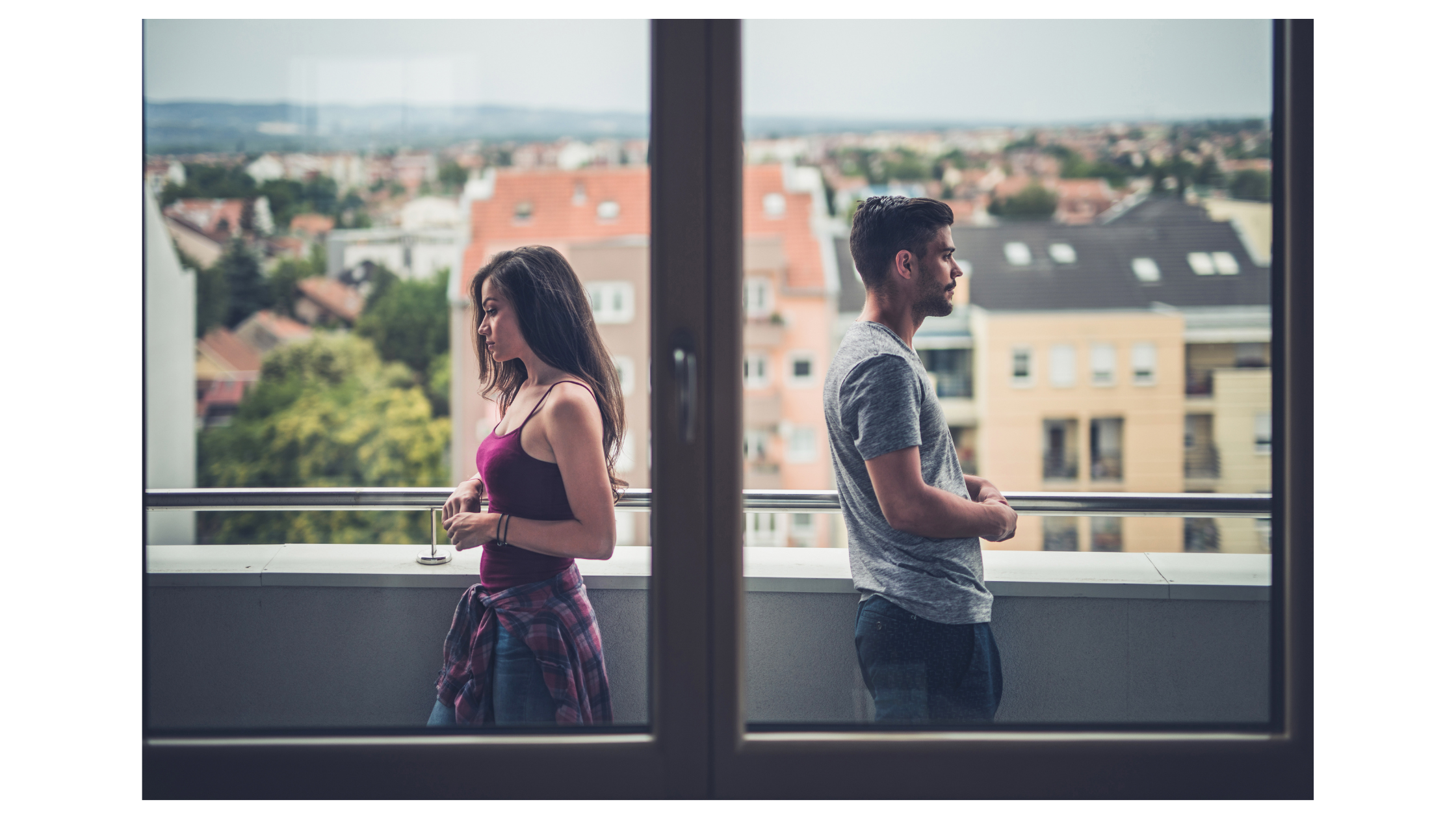 Un couple en crise, un homme et une femme se tourne le dos